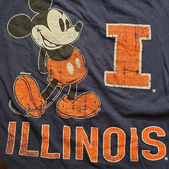 Ladies Mickey Mouse size small Chicago Bears  t-shirt. Disney original. - Picture 1 of 7